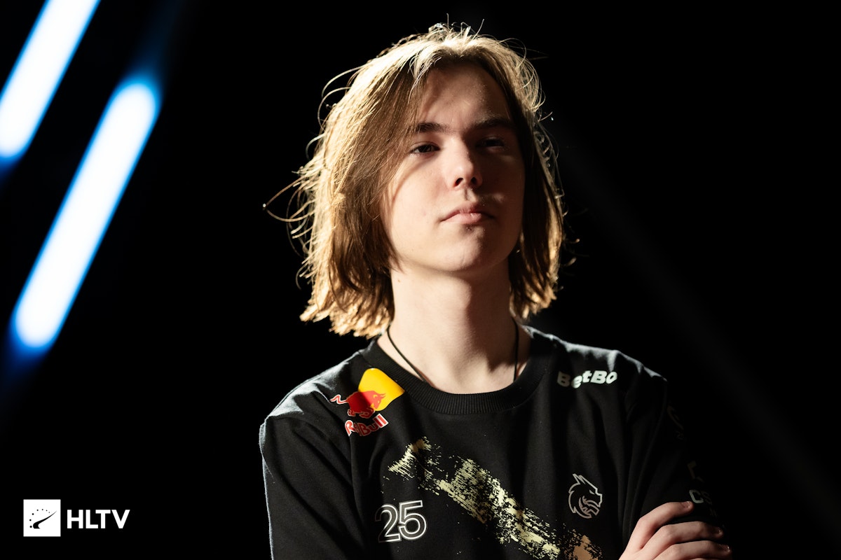 Lpc芮尔化身辅核 姿态维克托解散局猛C超神！ZT 1-0 OB